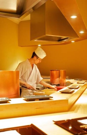 tempura hajime的厨师Shigeo Yoshihara。