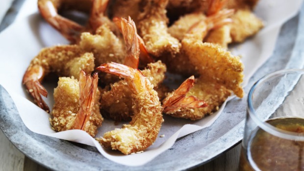 Panko Breadcrumbs将这些大虾借给了这么大的紧缩。