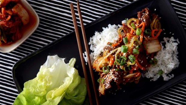 与泡菜牛肉。