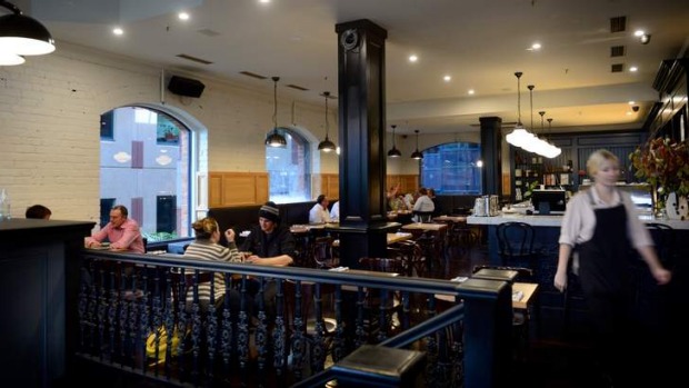 Nieuw Amsterdam的楼上餐厅。