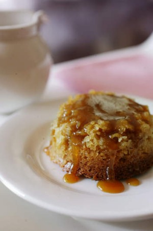 小金色糖浆puds。