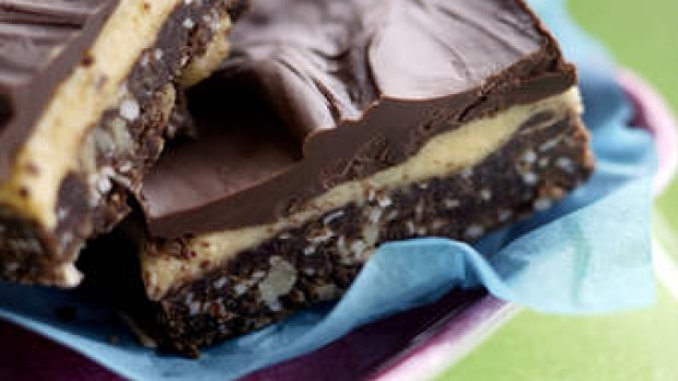 Nanaimo Bars(切片)。