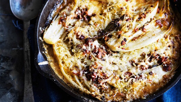 Braised Witlof和韭菜焗烤Gruyere。
