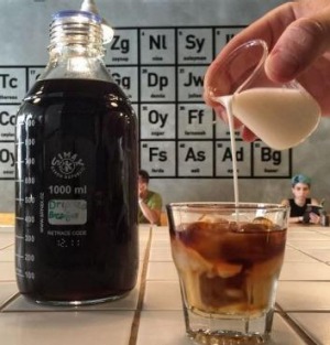 咖啡供应烧杯。
