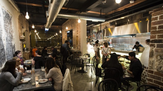 “迷人的风格”用餐室感觉就像多年来一直在这里,而不是天。