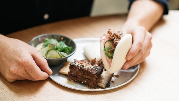 东京蒂娜的牛肉短肋骨宝。