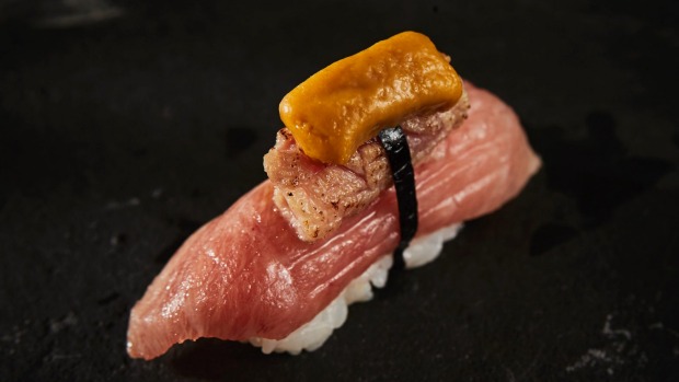 来自金梅的Seared Otoro Nigiri。