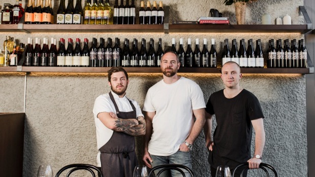 Head Chef Josh Lundy(左),老板Gus Armstrong和地板经理Ross McQuinn。