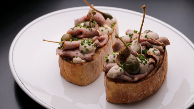 Vitello Tonnato Bruschetta。