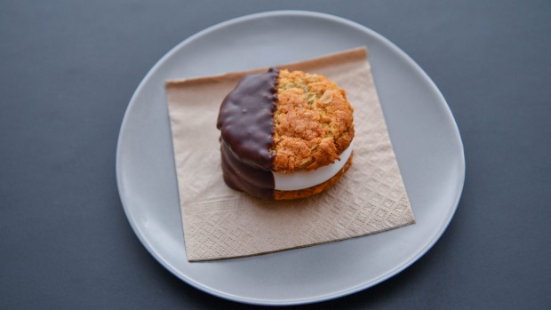 S'Moreish:Anzac Marshmallow三明治。