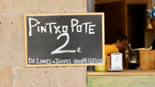 广告PINTXO和POTE(饮料)的标志。