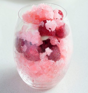 Peter Gilmore的粉红色Moscato Granita。