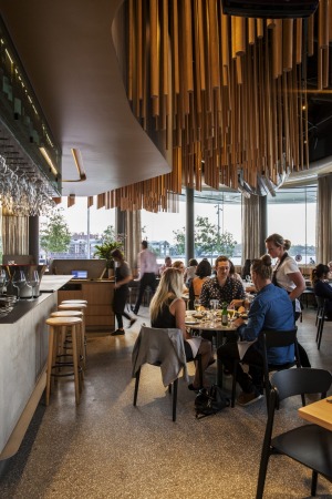 Cirrus在Barangaroo。