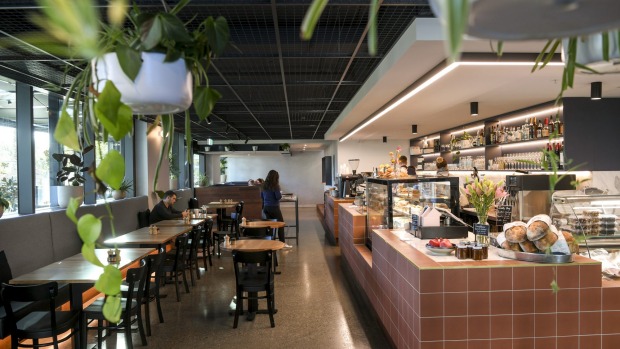 Toorak Tracktor Cafe还提供耗材的Deli部分。