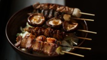 去做菜:Chaco六什什锦的鸡饼干,大腿和心脏,香菇,猪肚和羊羔肩。