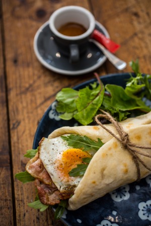 49号项目的早餐piadina。