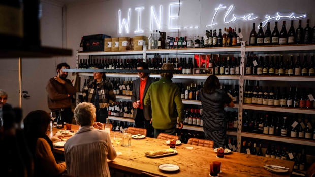 Winespeake的公共表最终将举办活动和大师。