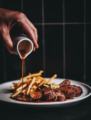 在Bistro Terroir的牛排Frite。