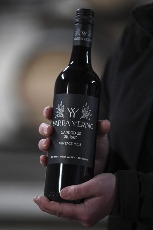 Yarra Yering Carrodus Shiraz 2018年零售价为275美元,并在澳大利亚的52个顶级葡萄酒厂清单上得分99分。