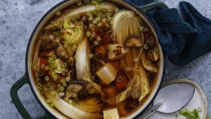 跳过鱼露以保持这种植物素食。