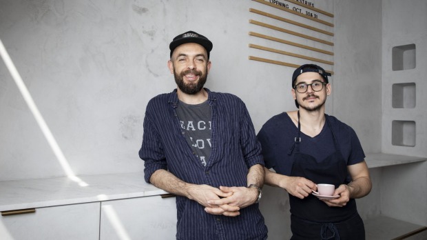 共同所有者和厨师Federico Zanellato(左)和Lorenzo Librino。