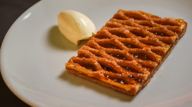 Crostata all'albicocca(经典的杏格子挞)。