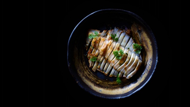 Robata-grilled鱿鱼。