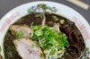 在拉面o-san的黑色大蒜Tonkotsu拉面。