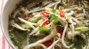 鸡肉面条汤