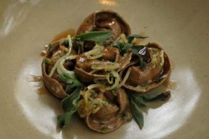 鸭子和porcini意大利式饺子。