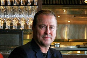 2012年4月27日，澳大利亚，墨尔本:Neil Perry在他的墨尔本Rockpool Bar & Grill餐厅的照片…