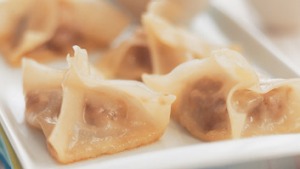 鸭饺子。