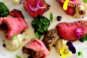 优雅：Vitello Tonnato。