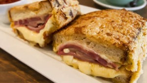 澳大利亚墨尔本 -  7月24日：2014年7月24日在Brunswick West在Brunswick West的Croque Monsieur在...