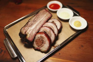 牛肉短肋骨和羔羊腹部。