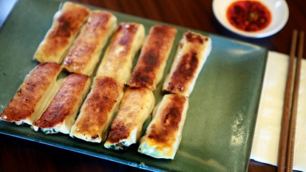 山东妈妈的泛油炸虾饺子。