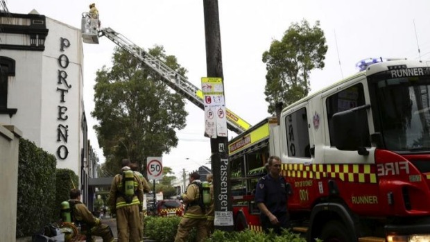 NSW Fire＆Rescue参加克利里兰州斯特里斯特山的Porteno Restaurant的火灾。