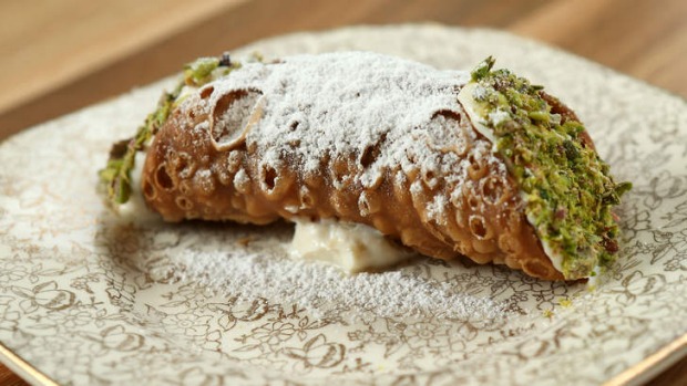 奶油甜馅卷值得保留。