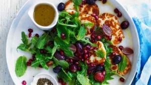 温暖并撒上Za'atar。