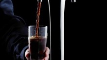 位于德国吉隆的Coffee Keg公司正在生产含氮冷萃咖啡。