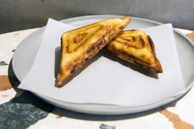 从怪物厨房＆酒吧，堪培拉的yabby jaffle。