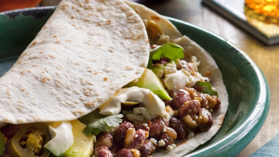 红豆和羊乳酪的baleada