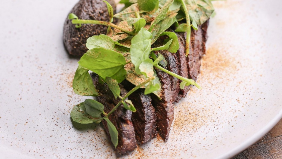 在Garden State Hotel：Wagyu Skirt Steak牛排中充分利用好产品。