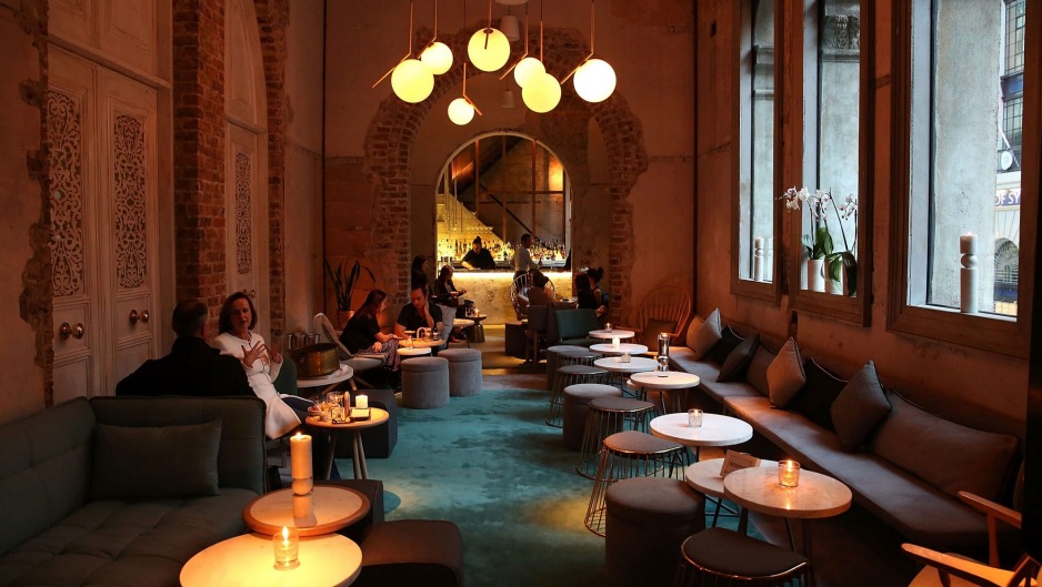 Beta Bar是悉尼的Castlereagh Street，是一个楼上的推广，到Peter Conistis'Reik Restaurant，Alpha。