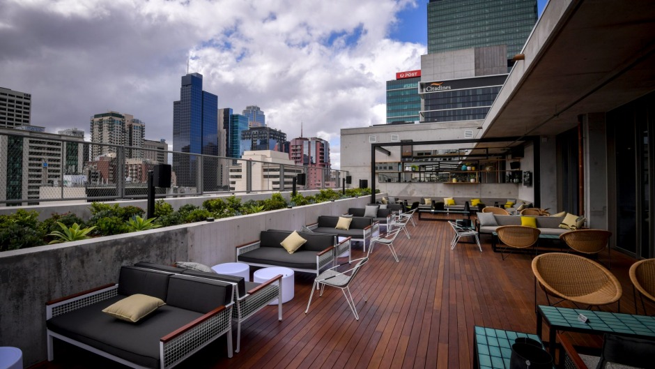 墨尔本的热门新屋顶酒吧。