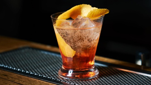 Fizzy Negroni：长期鸡尾酒。