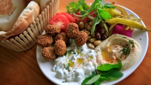 沙拉三明治专家:科堡about Falafel House的沙拉三明治交易。