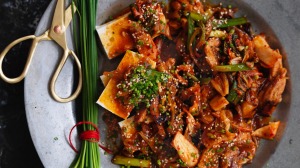 五花肉和泡菜炒豆腐。