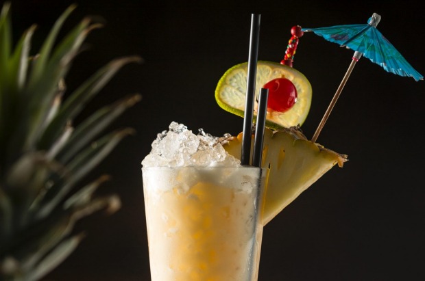 棕榈皇家盐渍的Pina Colada。