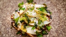 Ryan Sessions的鲍鱼和Shiitake菜。